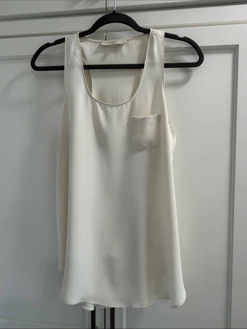 LOFT Cream Scoop Neck Pocket Tank